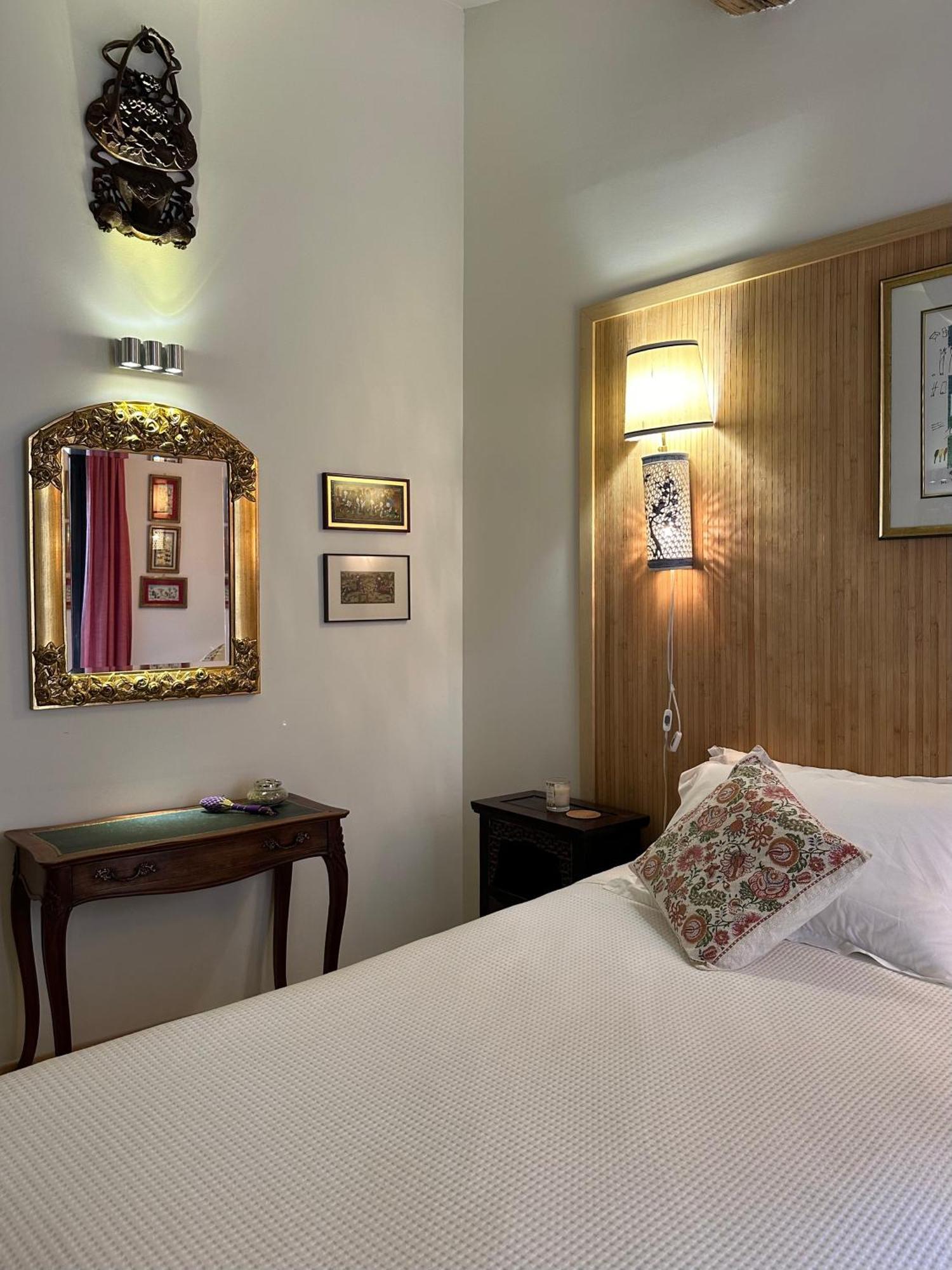 La Cour Carree Bed & Breakfast Rustrel Ngoại thất bức ảnh